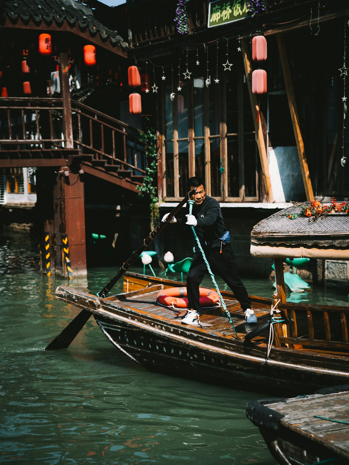 Zhujiajiao Food Guide: Best Snacks and Restaurants in the Water Town